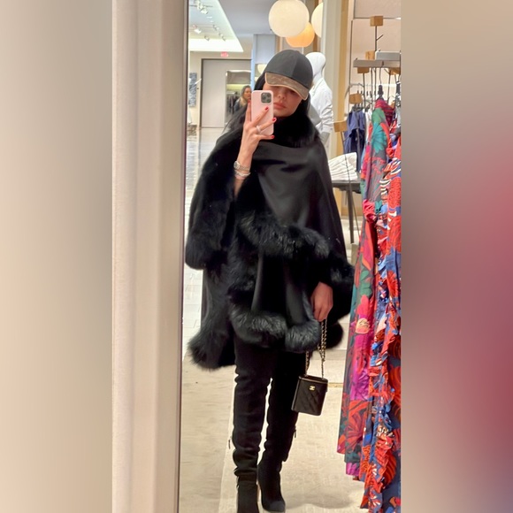 Meet your Posher, Gabriella - Picture 4 of 4